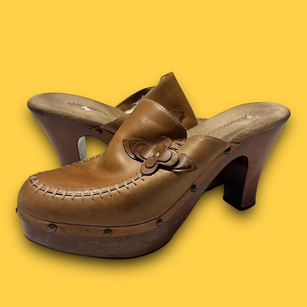 Y2K Leather Floral Wooden Heeled Clogs Size 8 Xhilaration Boho Hippie